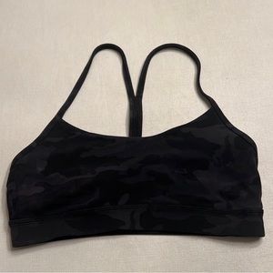 Lululemon Flow Y Bra Nulu -
Incognito Camo